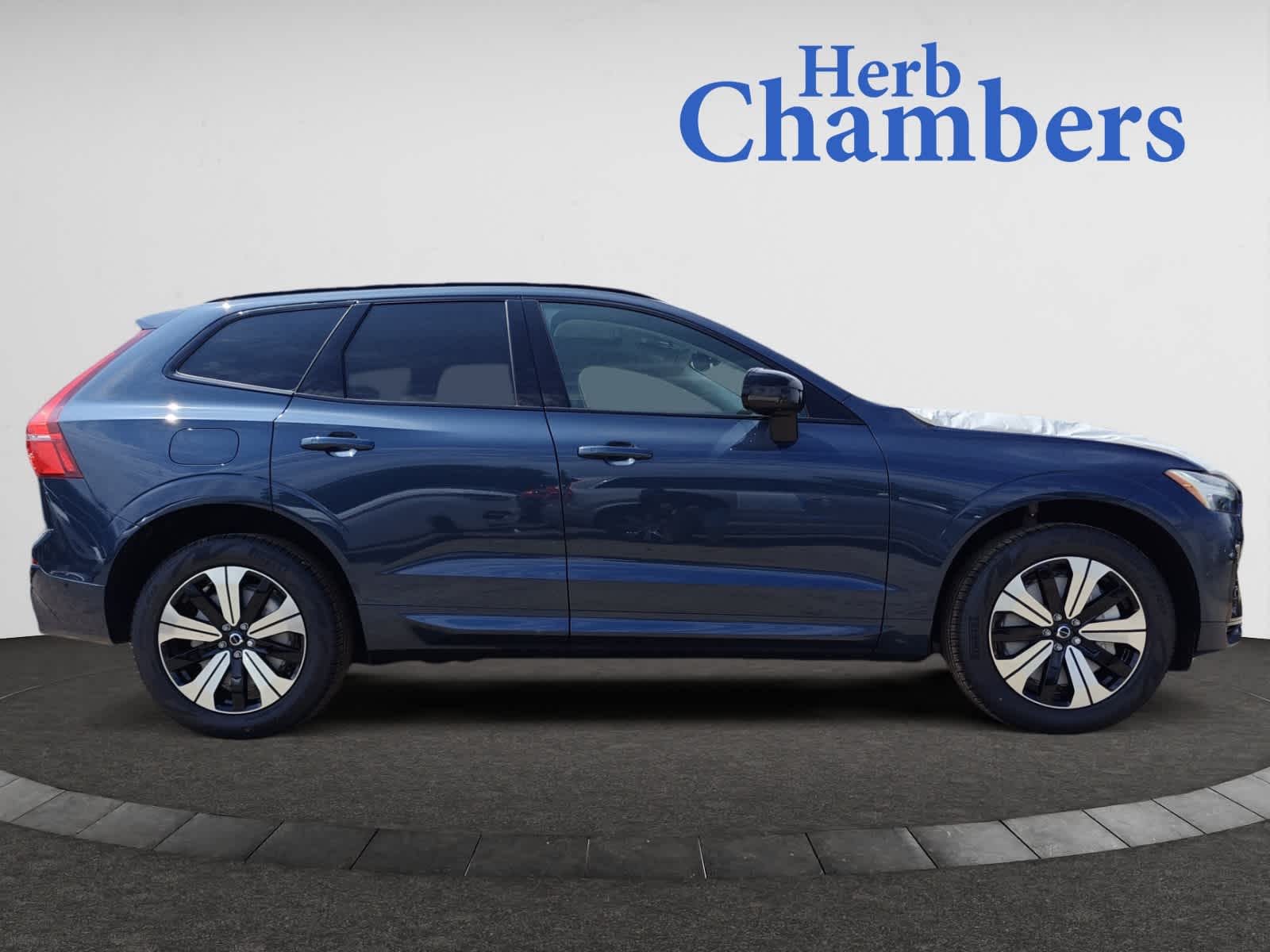 new 2025 Volvo XC60 II car, priced at $65,825