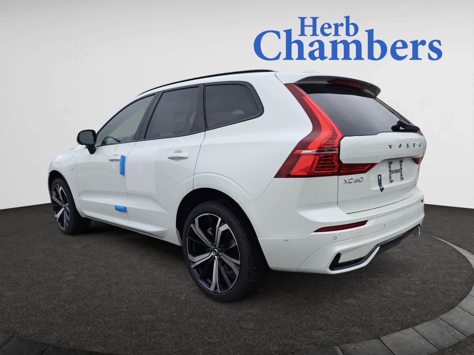 new 2025 Volvo XC60 II car, priced at $71,490