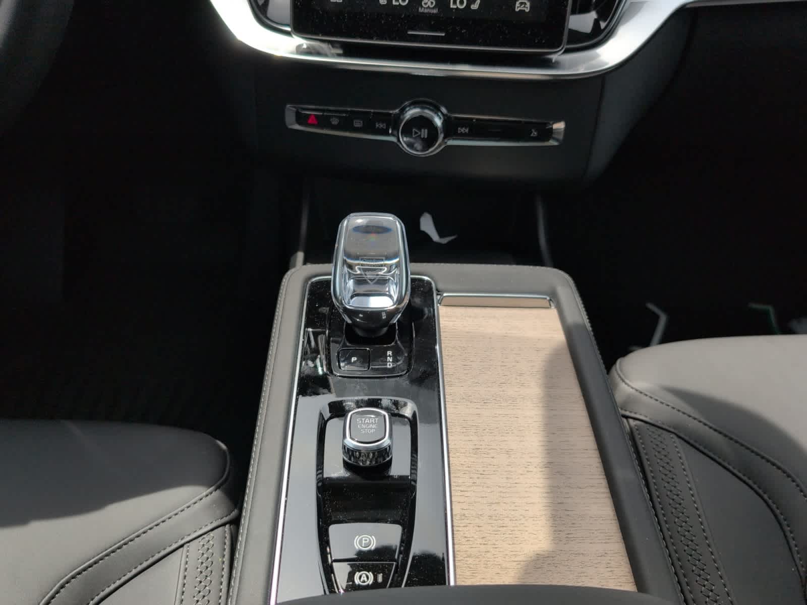 used 2025 Volvo XC90 plug-in hybrid car, priced at $68,998