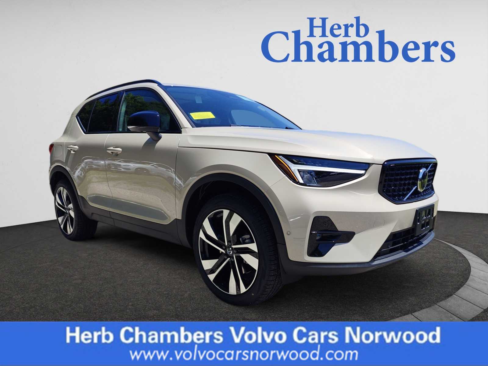 new 2025 Volvo XC40 car, priced at $50,025