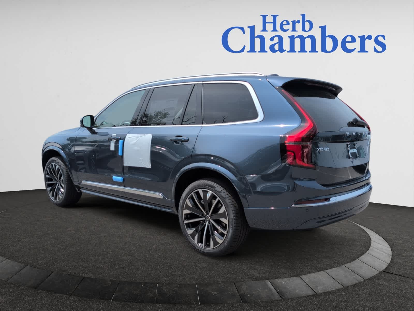 new 2025 Volvo XC90 car, priced at $73,085