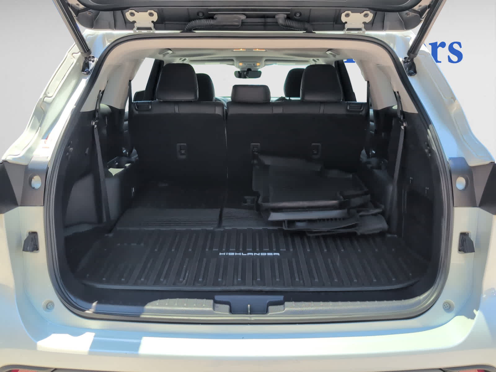 used 2020 Toyota Highlander Hybrid car, priced at $33,998