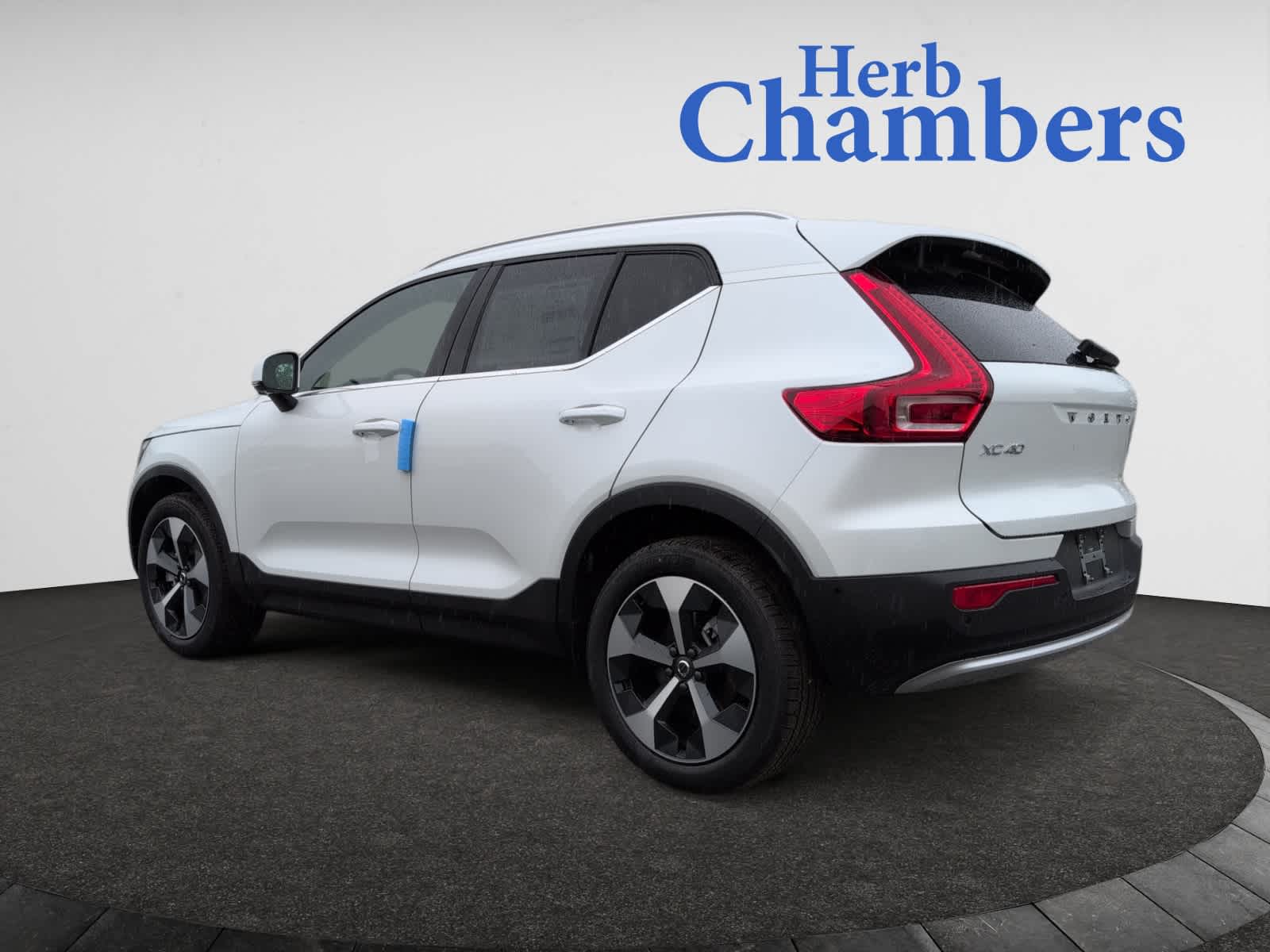 new 2025 Volvo XC40 car, priced at $48,335