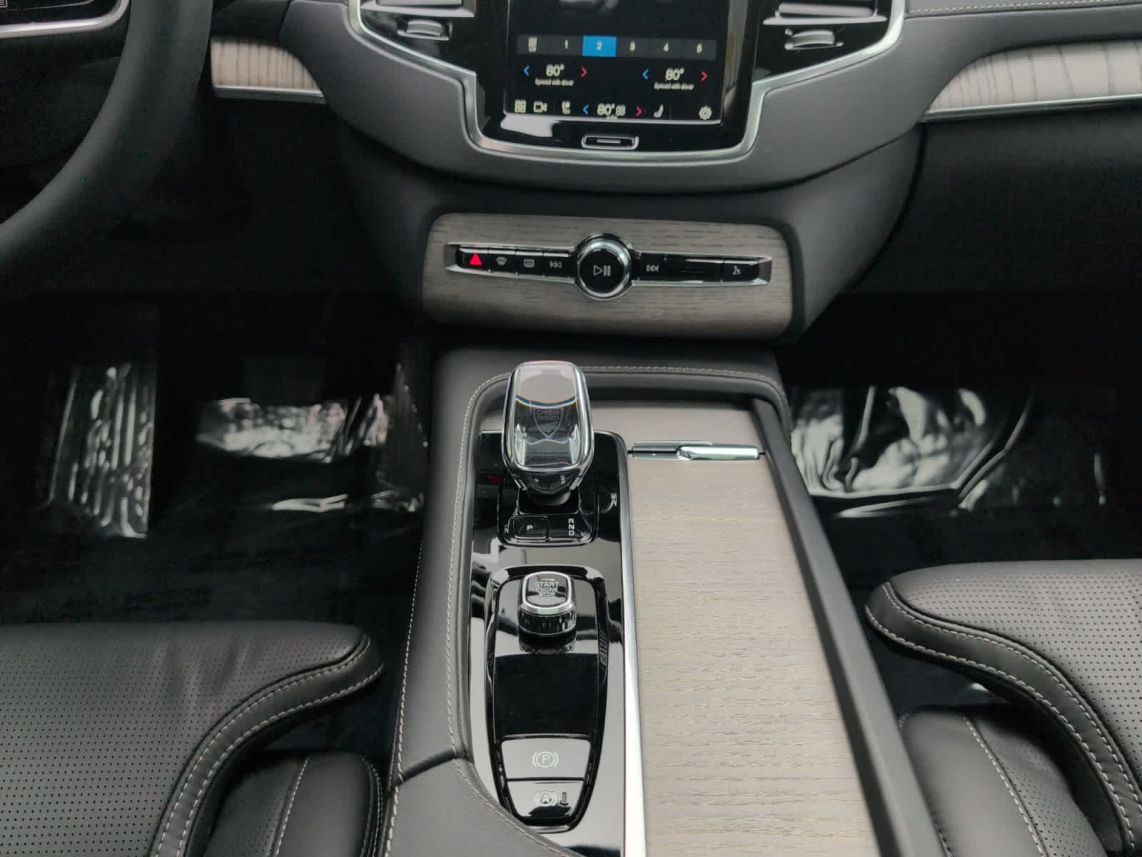 new 2024 Volvo XC90 car, priced at $71,395
