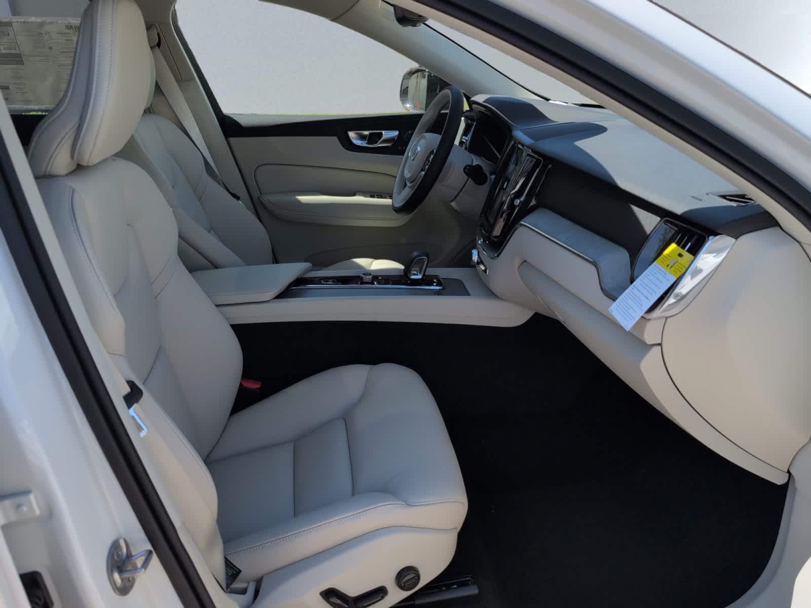 new 2025 Volvo XC60 plug-in hybrid car, priced at $66,260