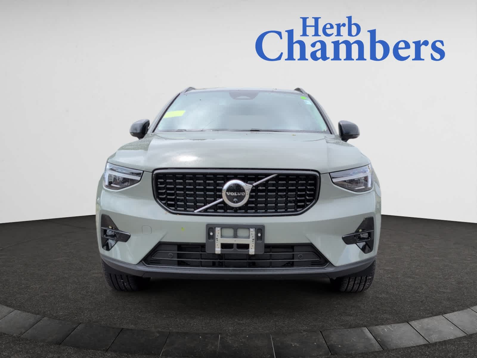new 2025 Volvo XC40 car, priced at $49,810
