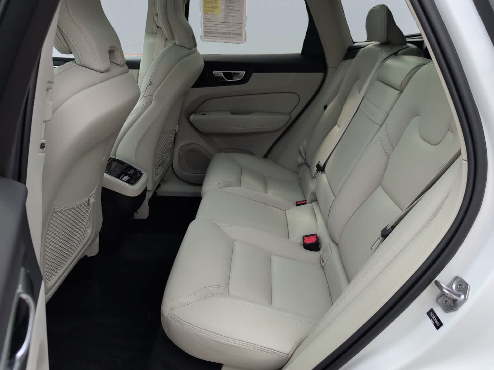 used 2022 Volvo XC60 car, priced at $41,998