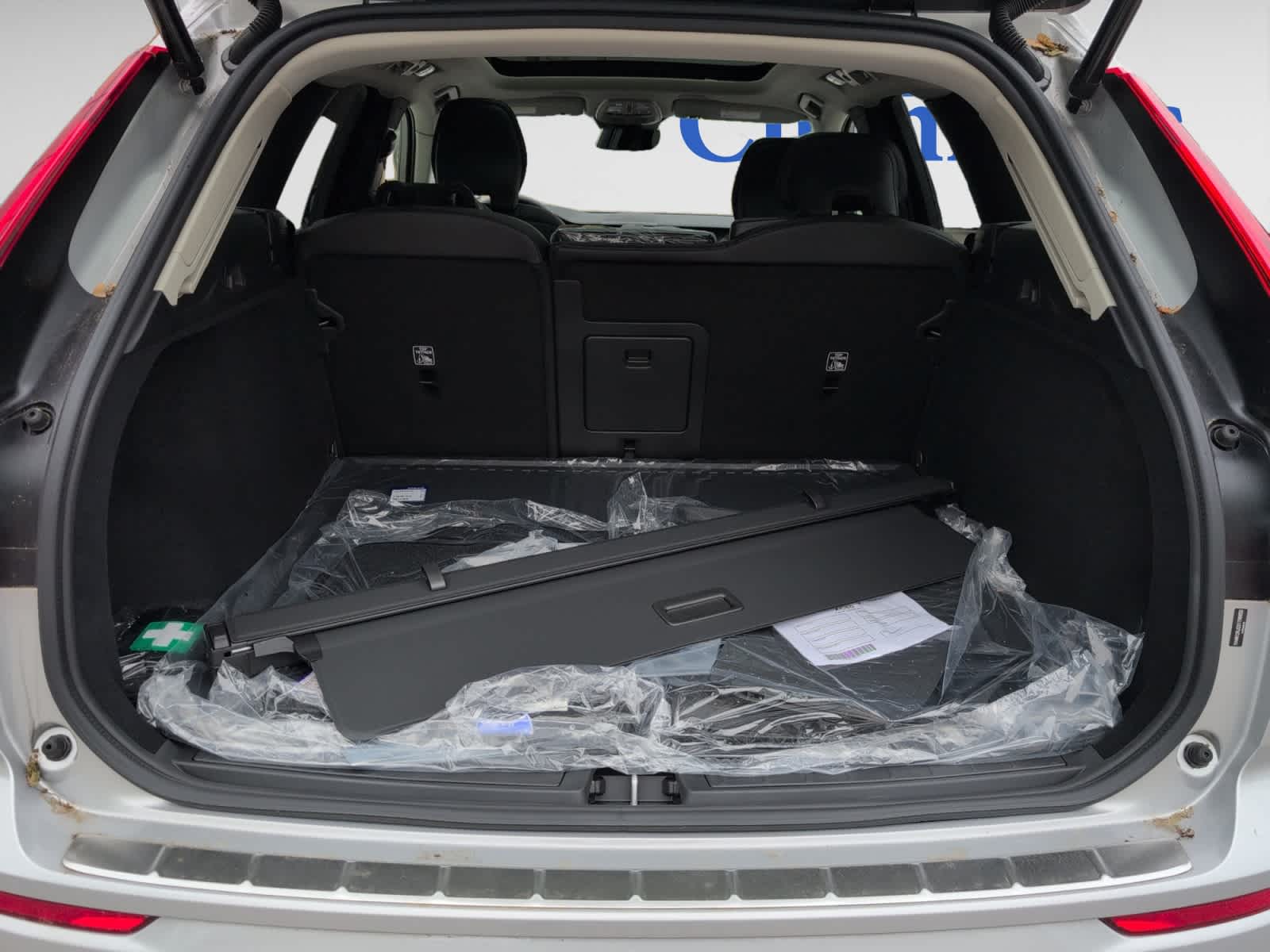new 2025 Volvo XC60 car, priced at $50,300
