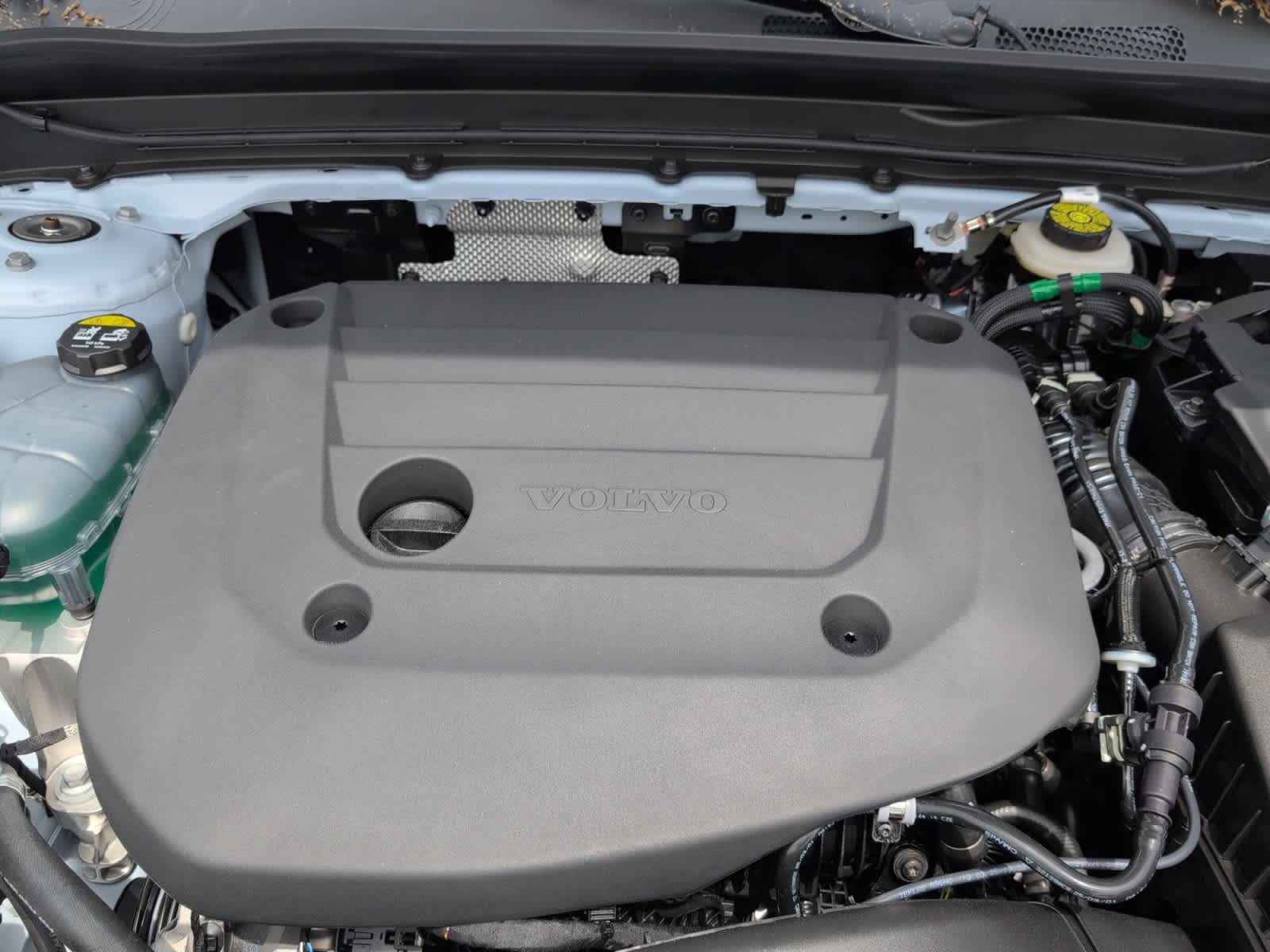 new 2025 Volvo XC40 car, priced at $49,810