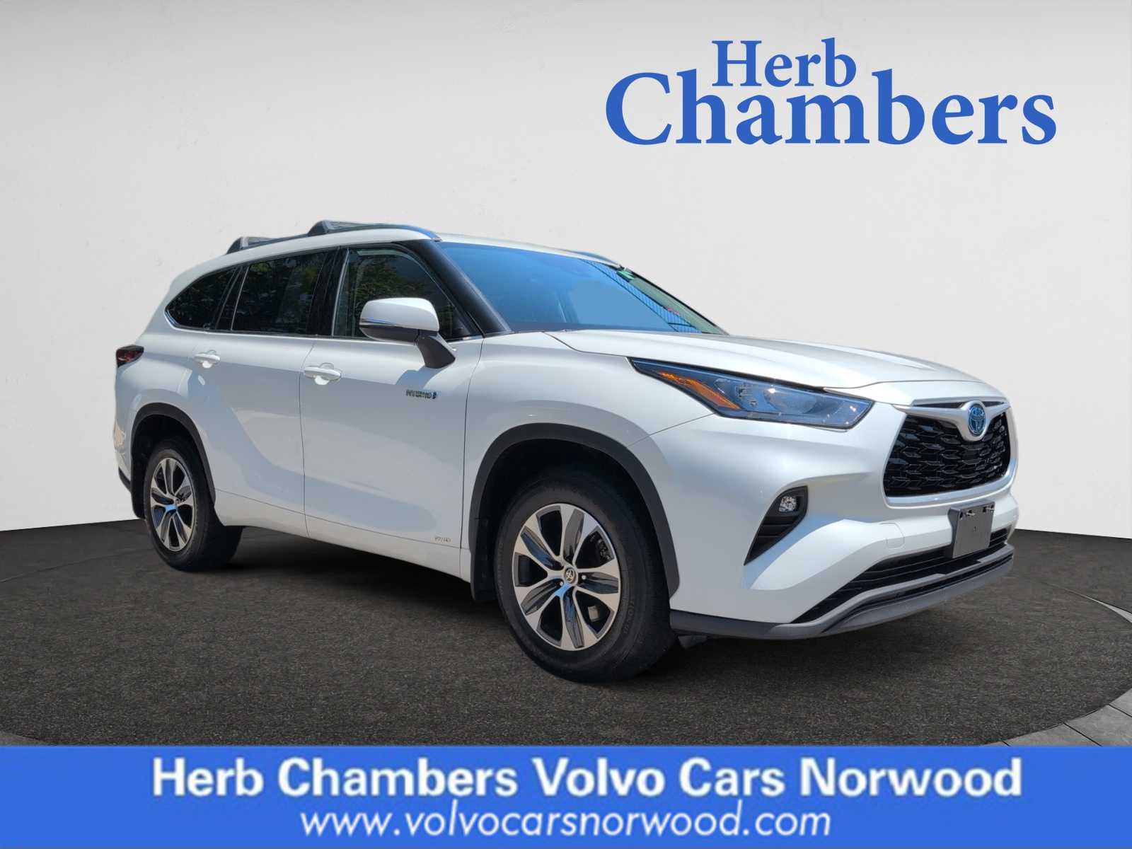used 2020 Toyota Highlander Hybrid car, priced at $33,998