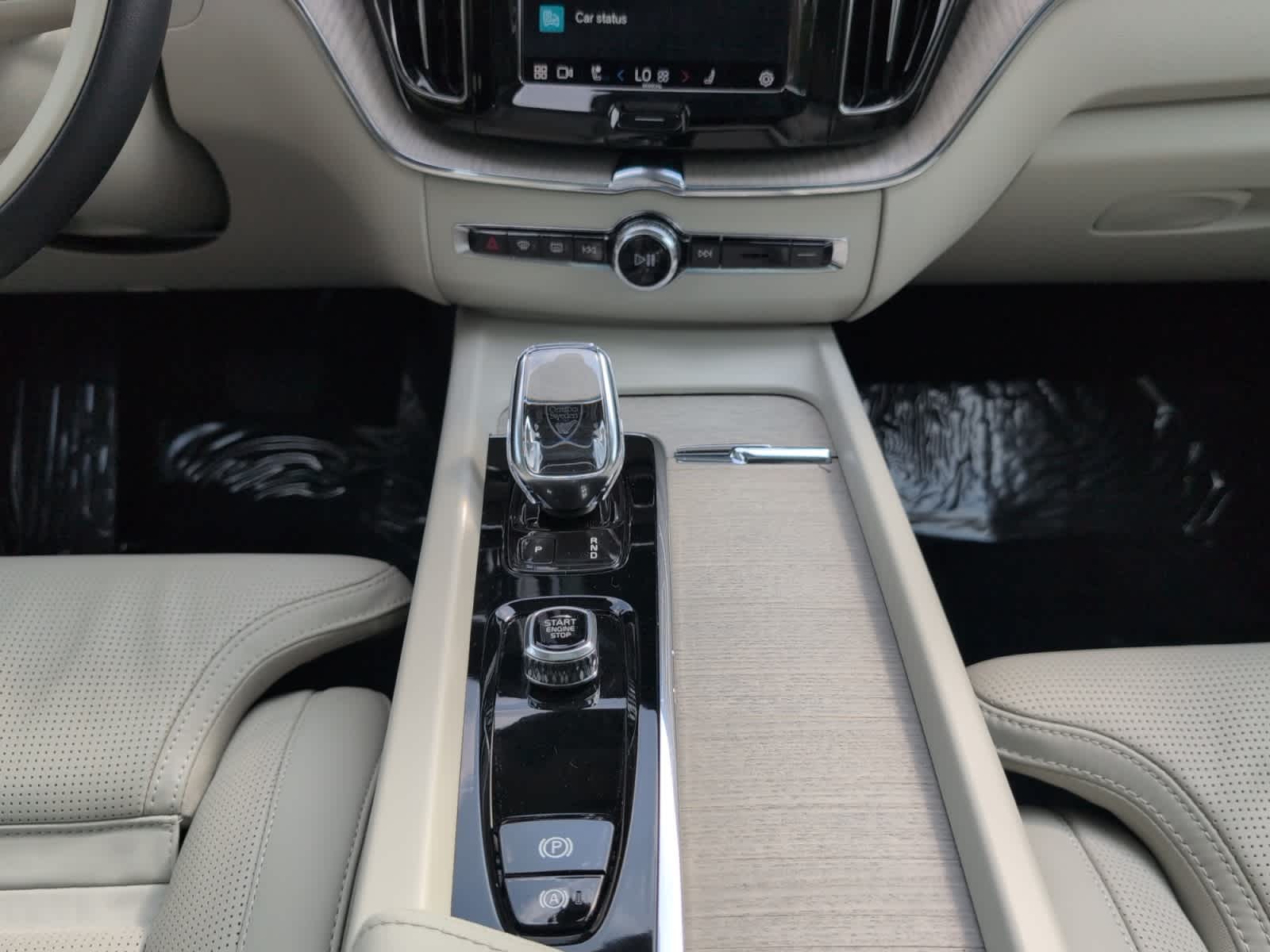 used 2022 Volvo XC60 car, priced at $41,998