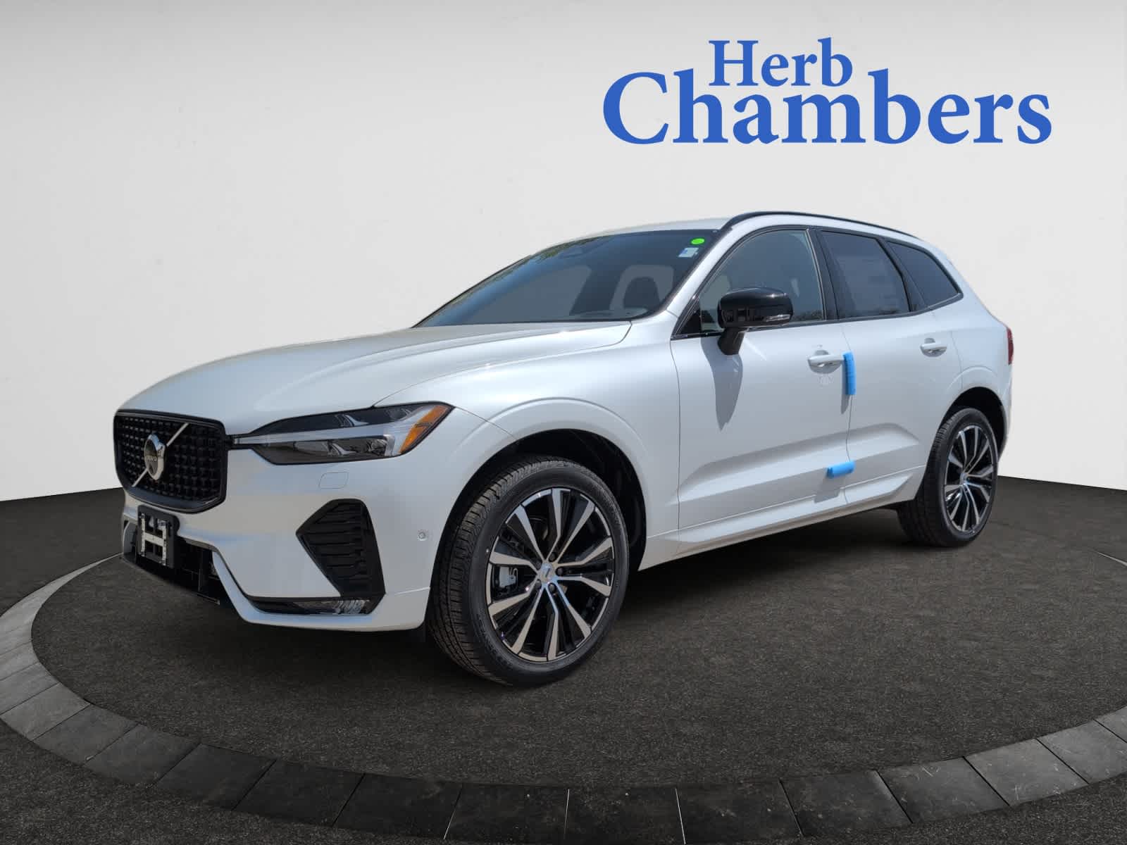 new 2025 Volvo XC60 car, priced at $54,545