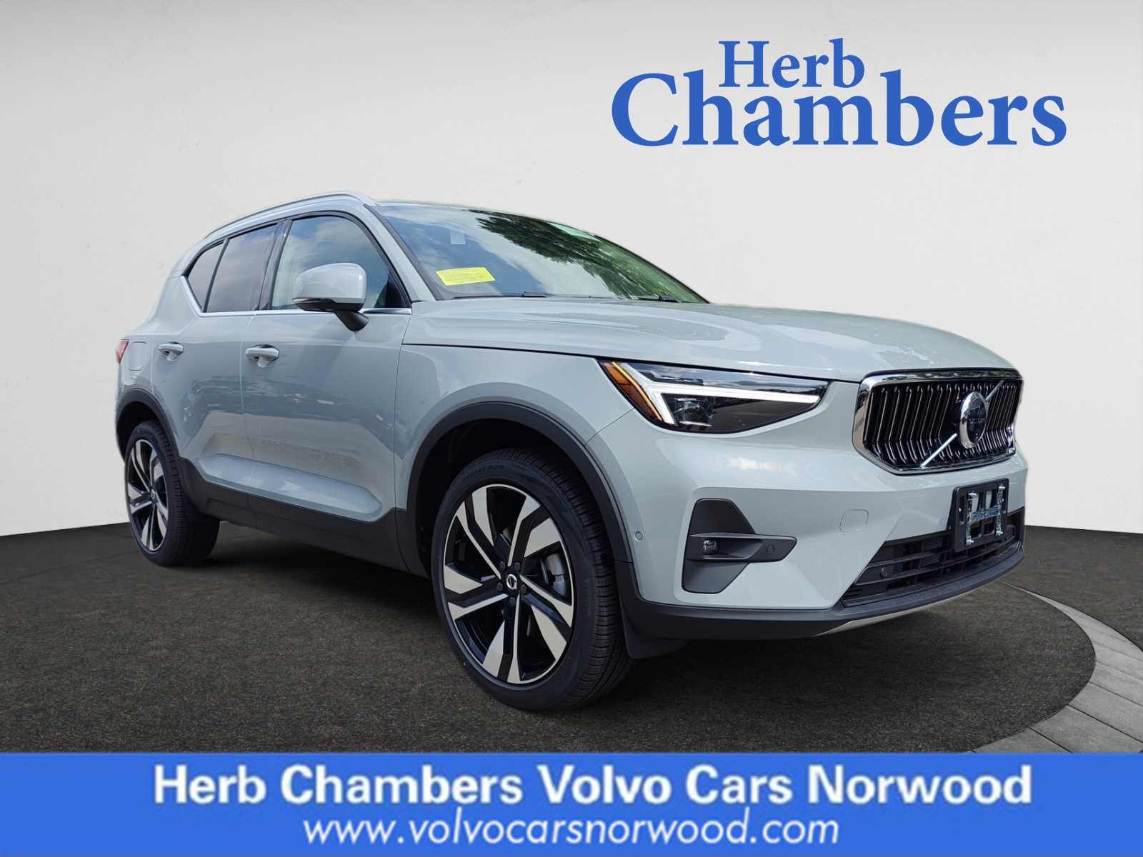 new 2025 Volvo XC40 car, priced at $51,040