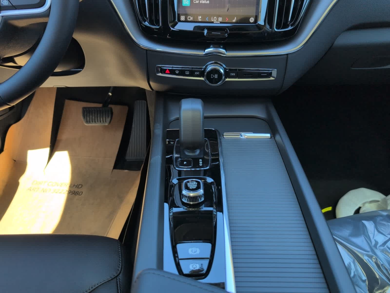 new 2025 Volvo XC60 car, priced at $50,300