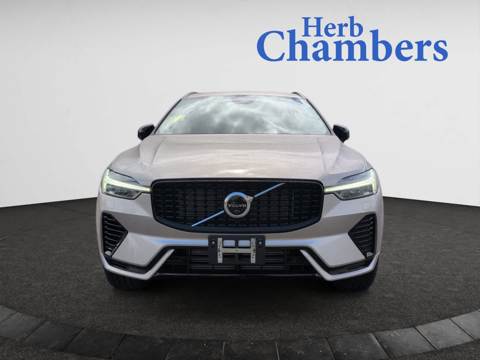 new 2025 Volvo XC60 plug-in hybrid car, priced at $71,510