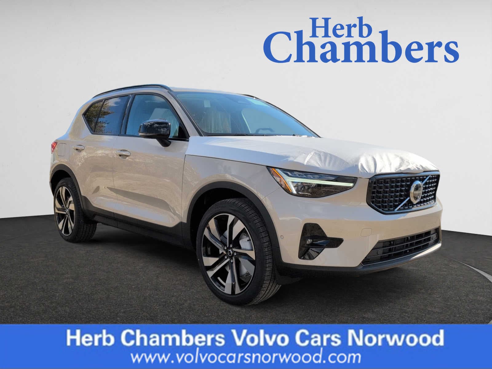 new 2025 Volvo XC40 car, priced at $51,550