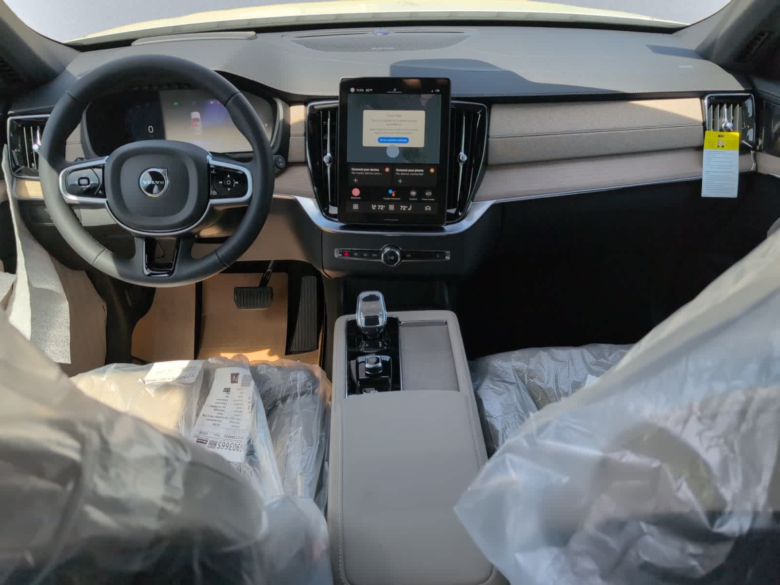 new 2025 Volvo XC90 plug-in hybrid car, priced at $82,735