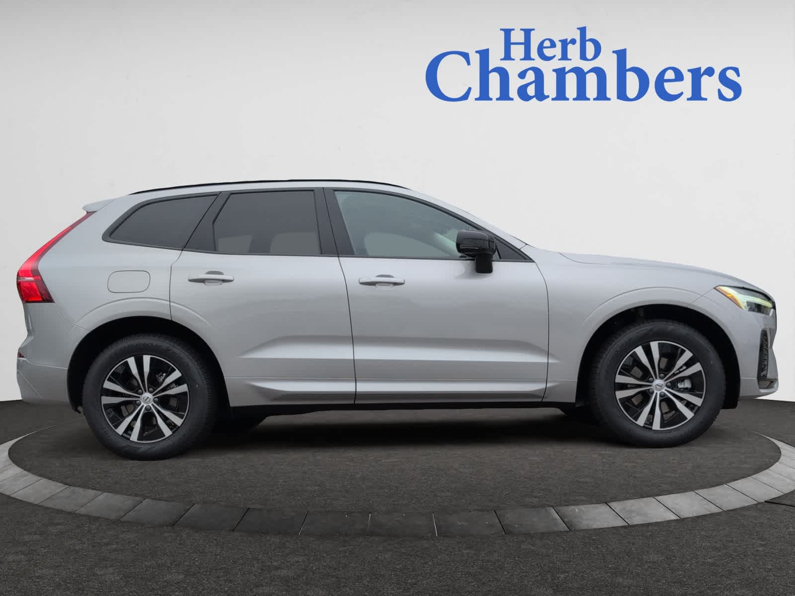 new 2025 Volvo XC60 car, priced at $50,300