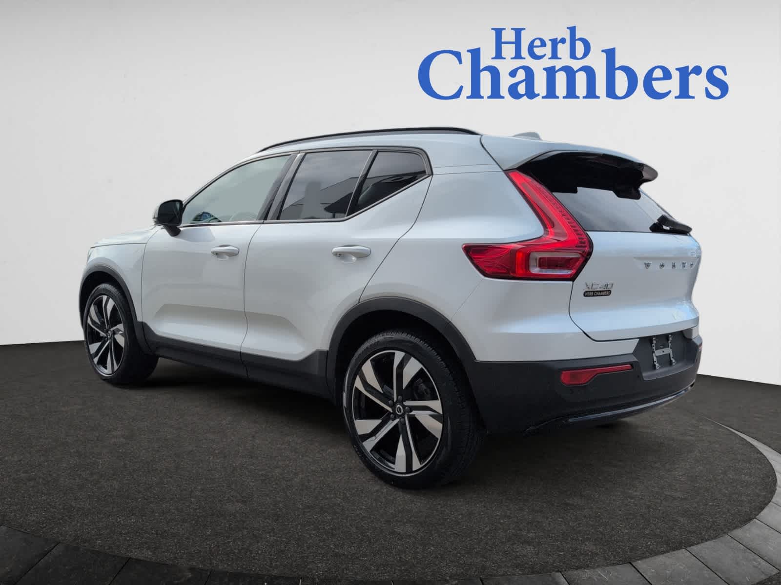 used 2023 Volvo XC40 car, priced at $36,498