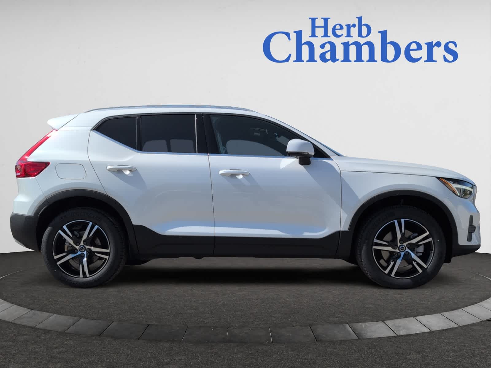 new 2025 Volvo XC40 car, priced at $42,365