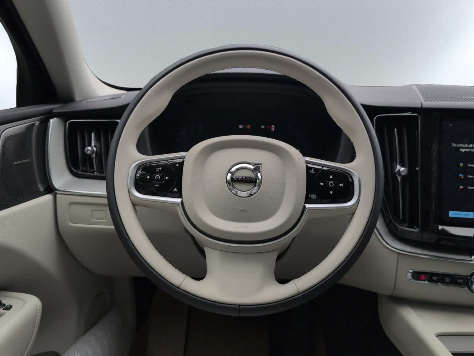 new 2025 Volvo XC60 car, priced at $61,005