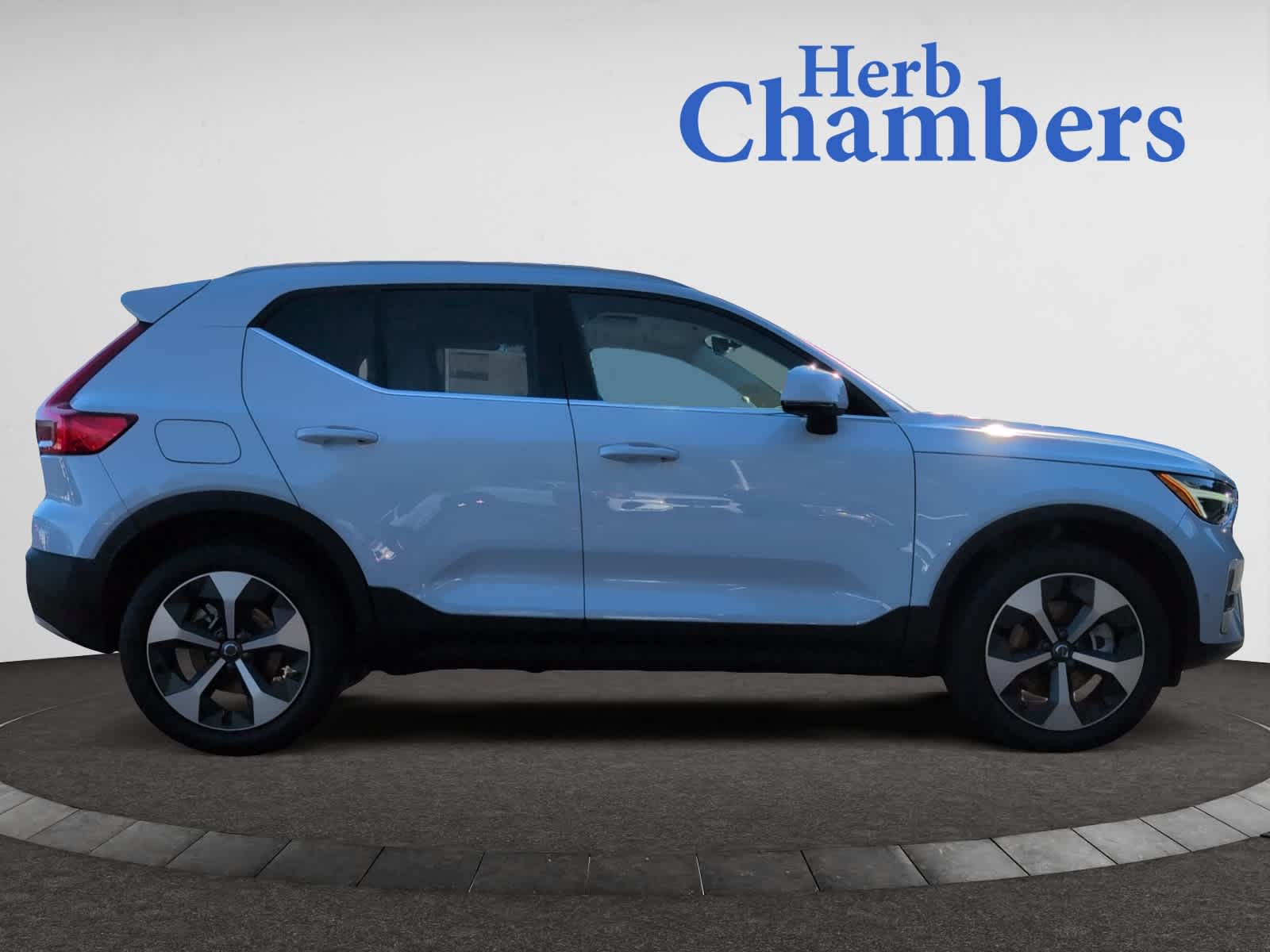 new 2025 Volvo XC40 car, priced at $48,315