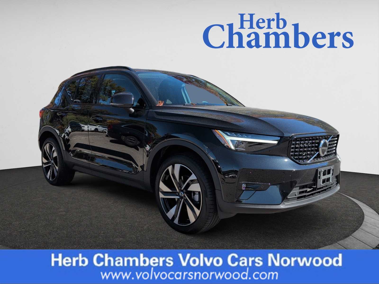 used 2024 Volvo XC40 B5 A ULT car, priced at $42,998