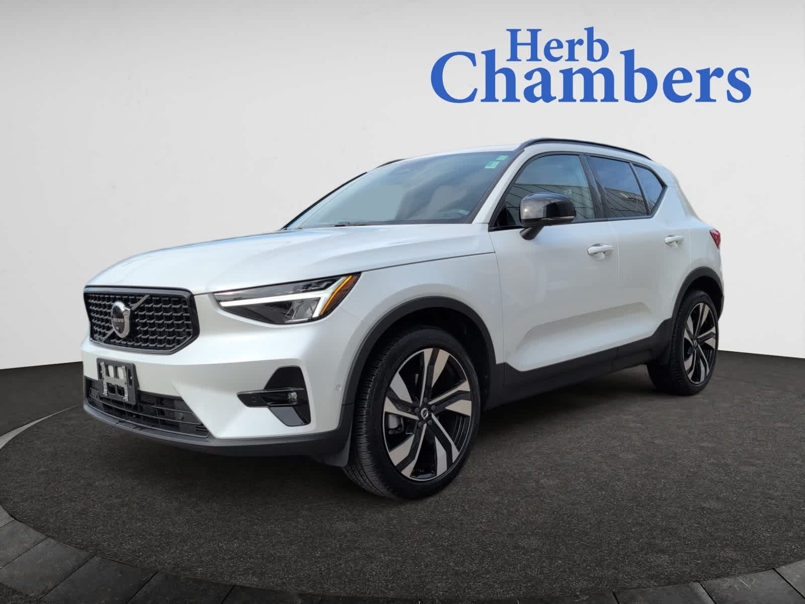 used 2023 Volvo XC40 car, priced at $36,498