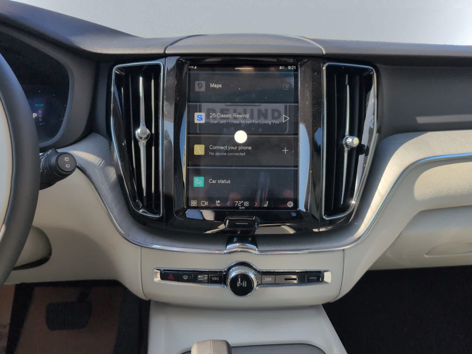 new 2025 Volvo XC60 plug-in hybrid car, priced at $66,260