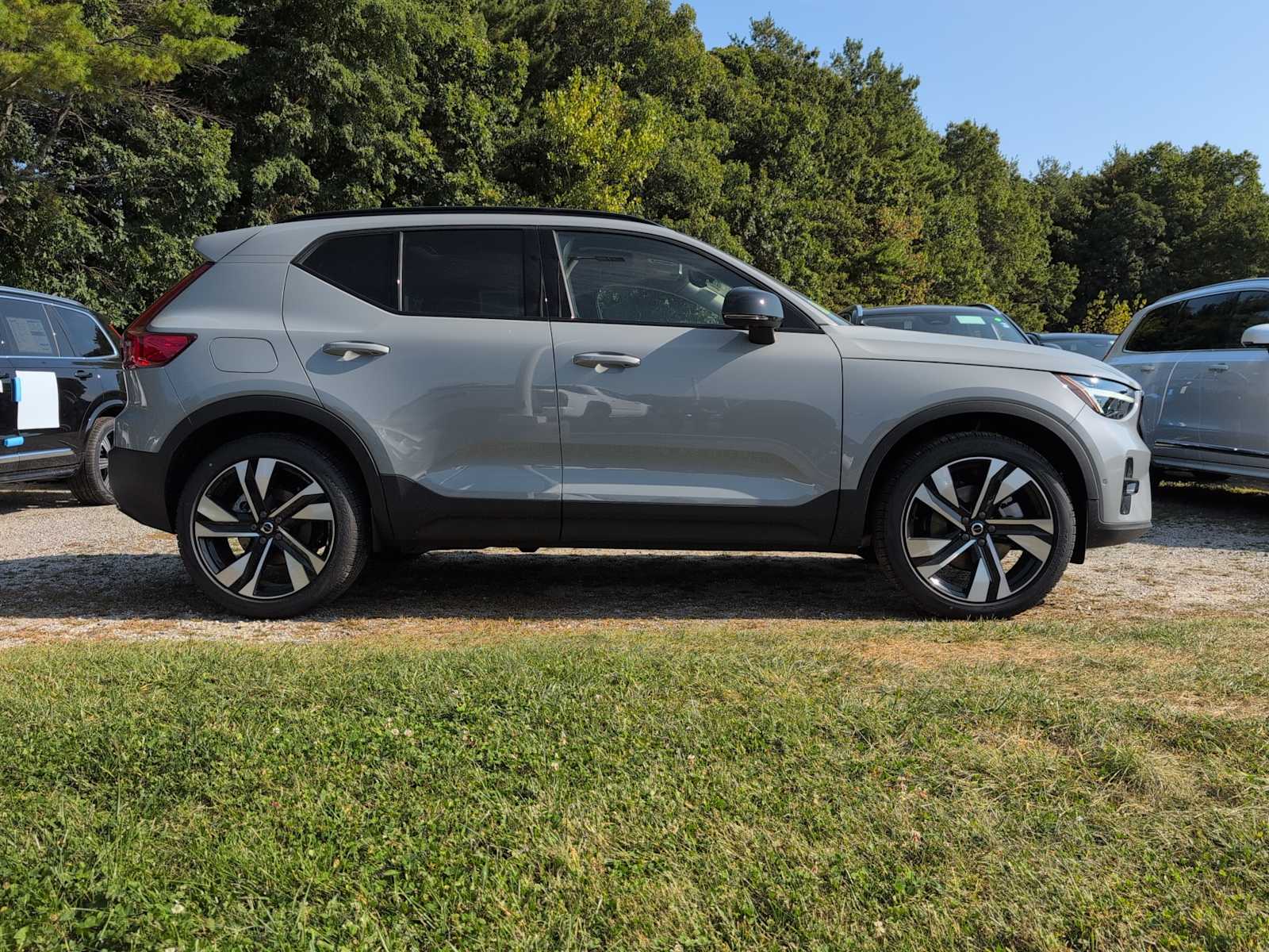 new 2025 Volvo XC40 car, priced at $50,375