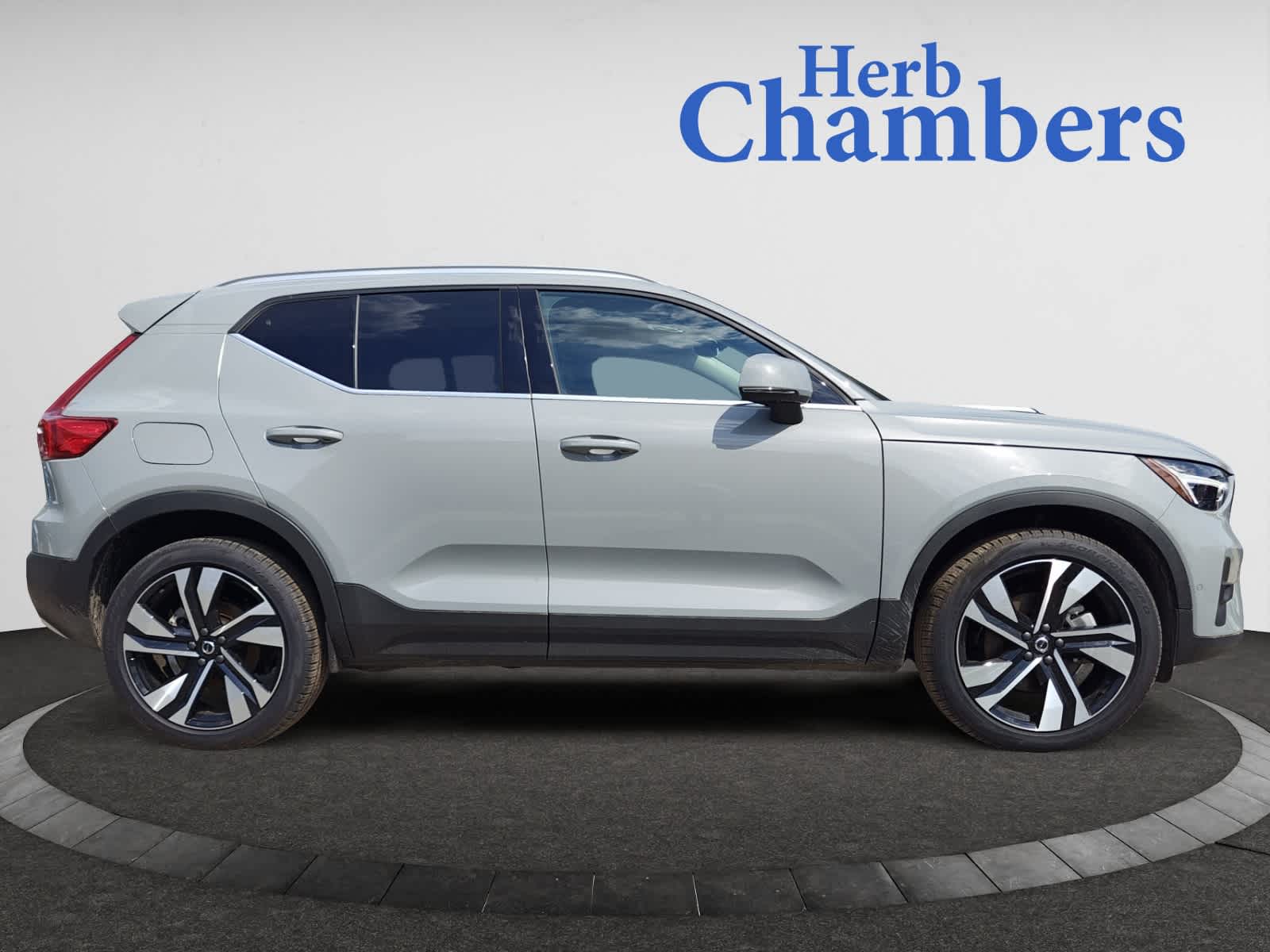 new 2024 Volvo XC40 car, priced at $51,130