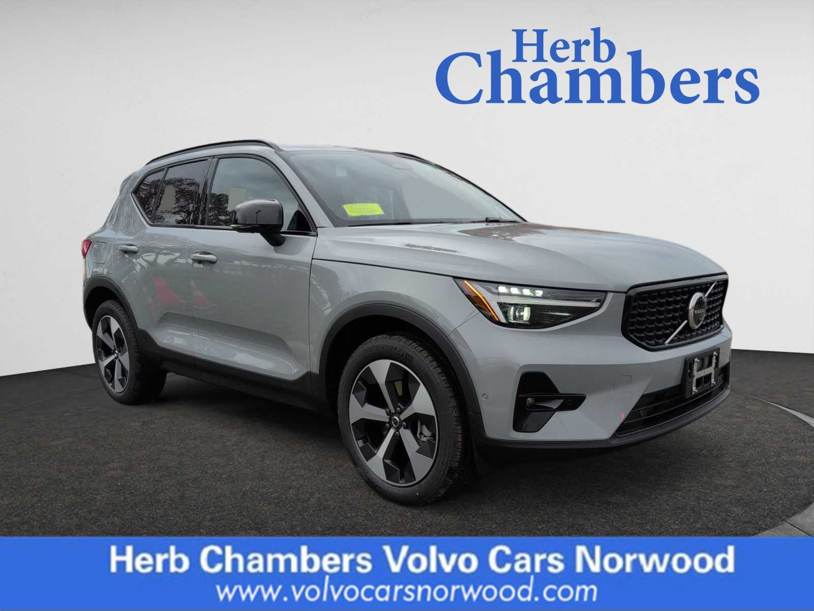 new 2025 Volvo XC40 car, priced at $48,315