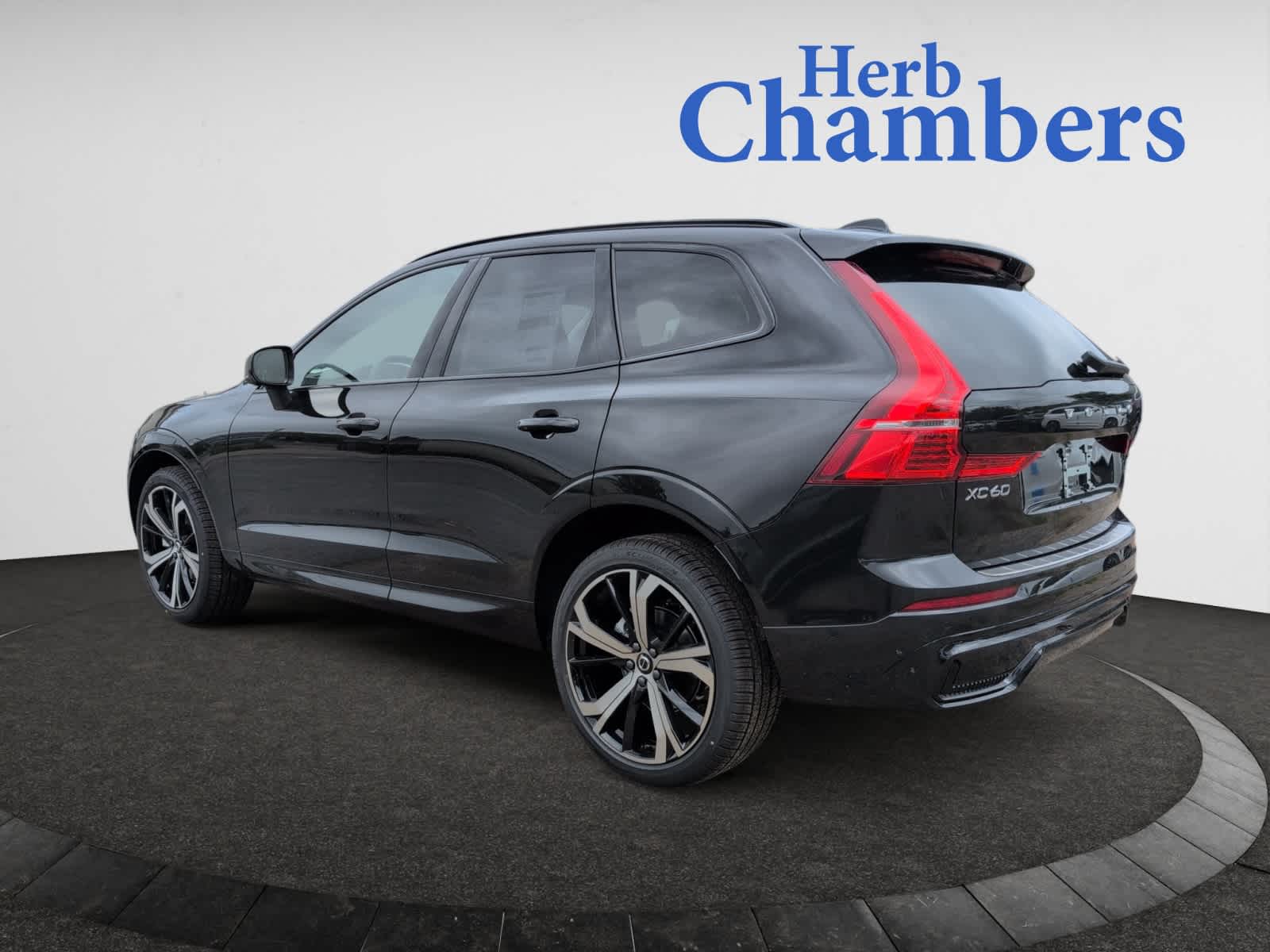 new 2025 Volvo XC60 car, priced at $60,660
