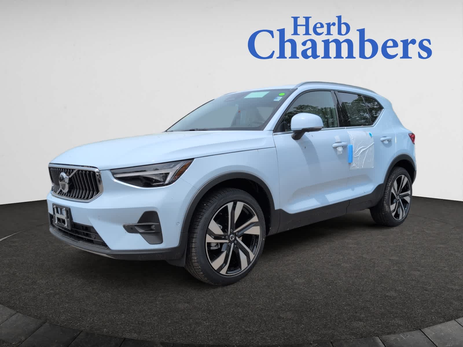 new 2025 Volvo XC40 car, priced at $49,810