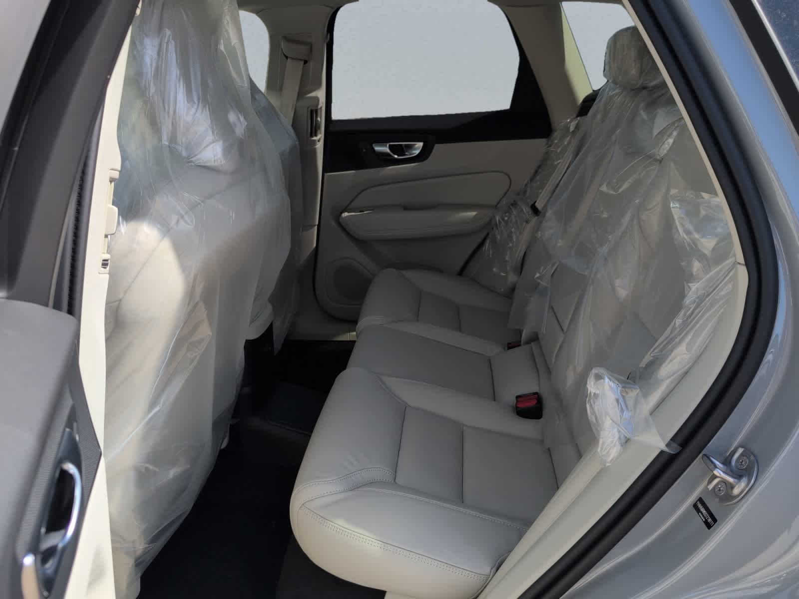 new 2025 Volvo XC60 plug-in hybrid car, priced at $71,510