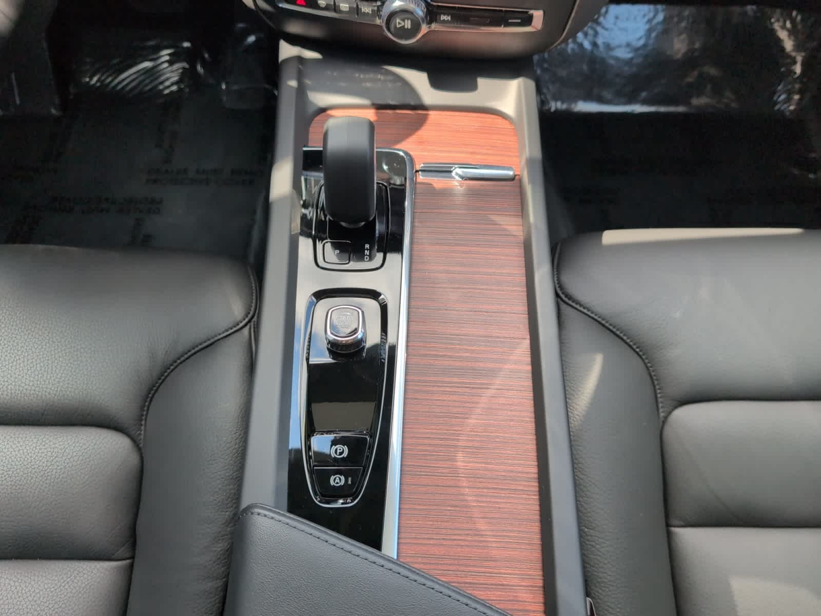 new 2024 Volvo S60 car, priced at $49,575