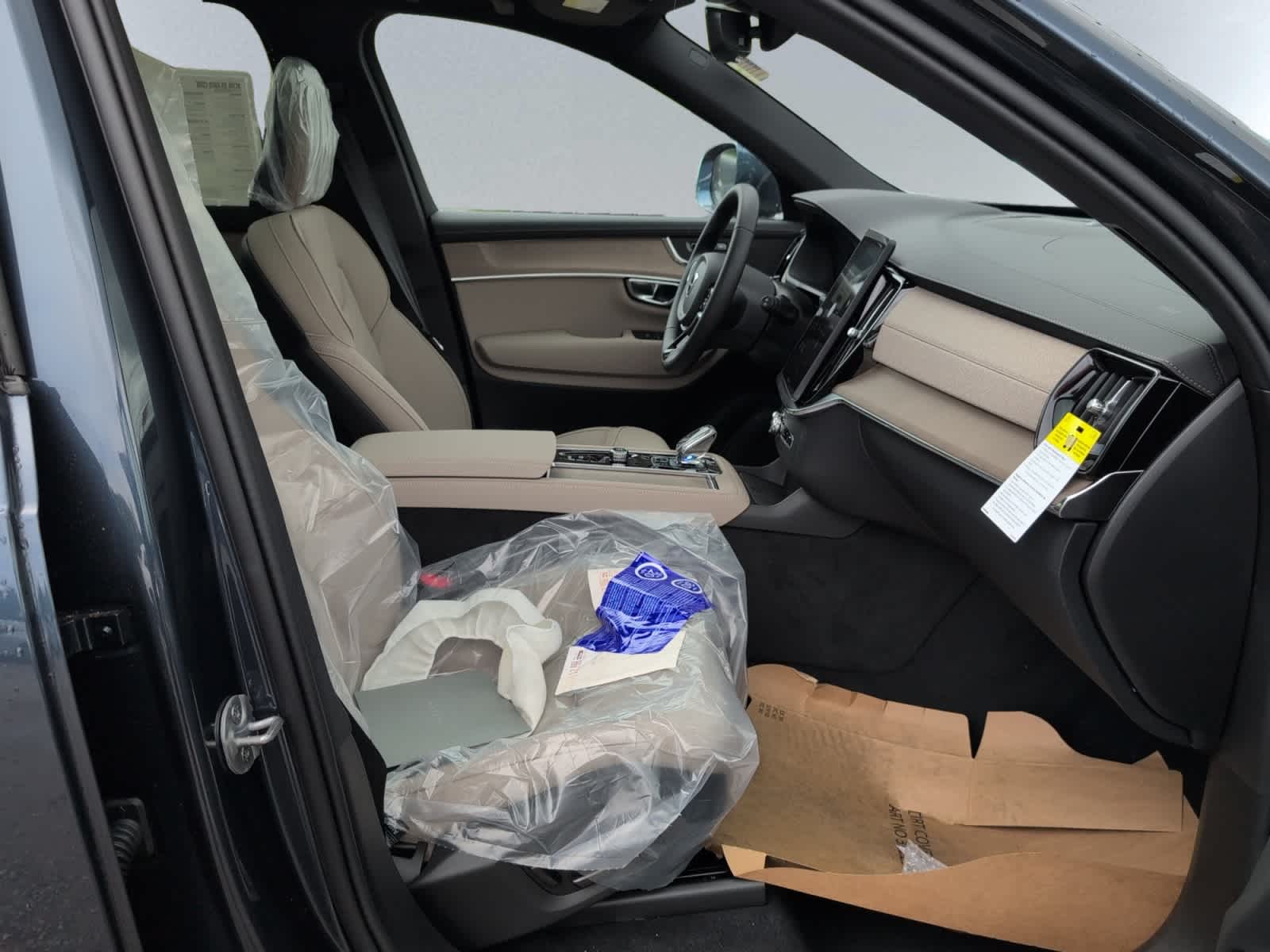 new 2025 Volvo XC90 car, priced at $60,545