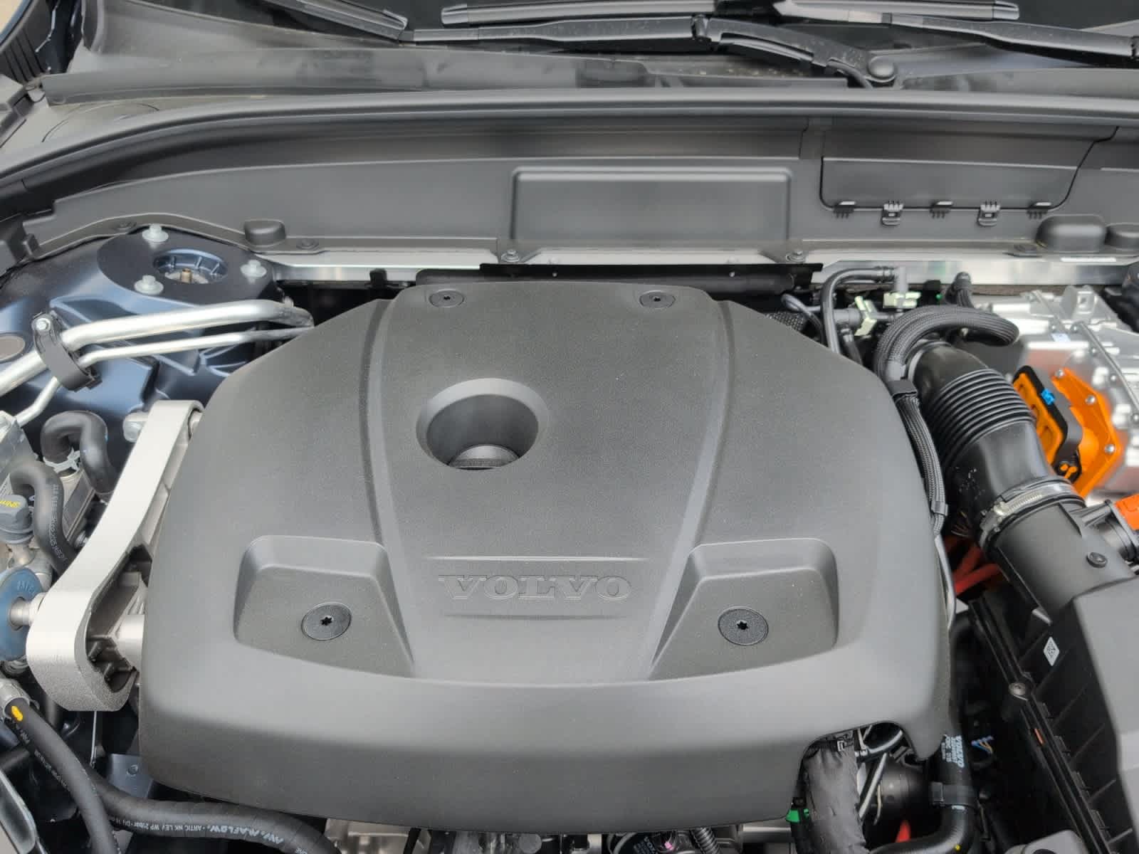 new 2025 Volvo XC60 plug-in hybrid car, priced at $66,260