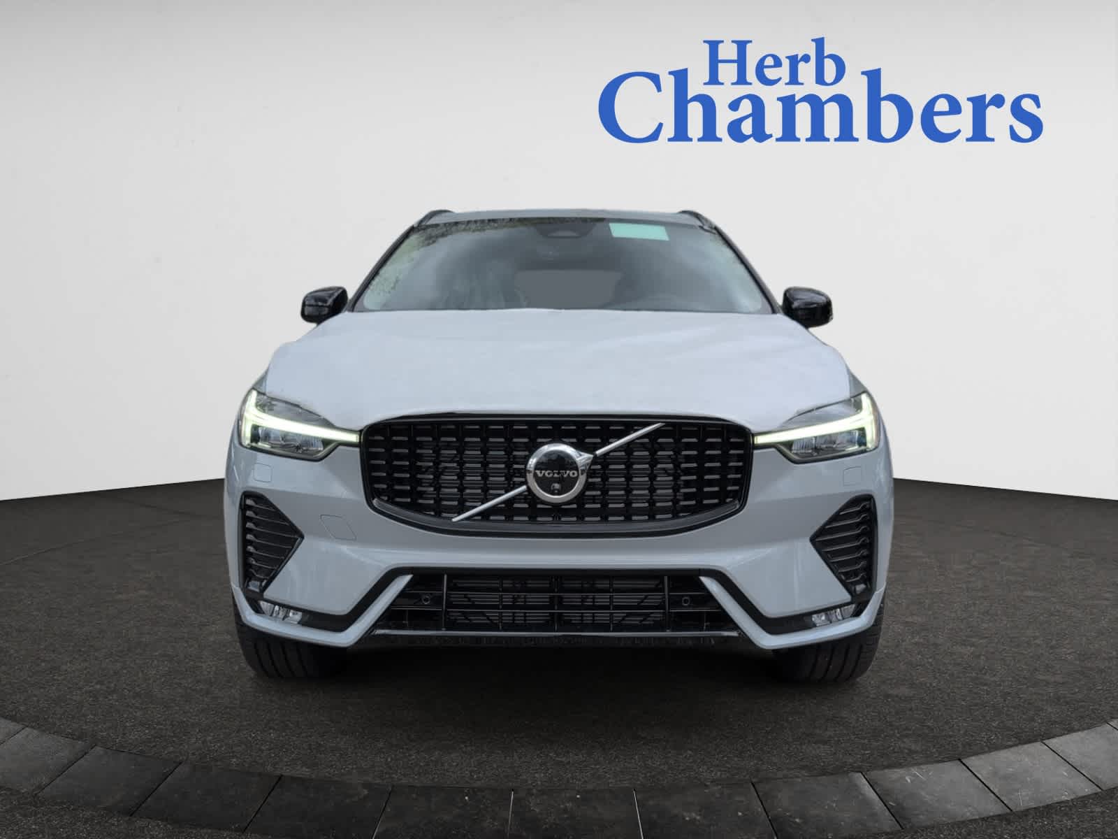 new 2025 Volvo XC60 car, priced at $61,400