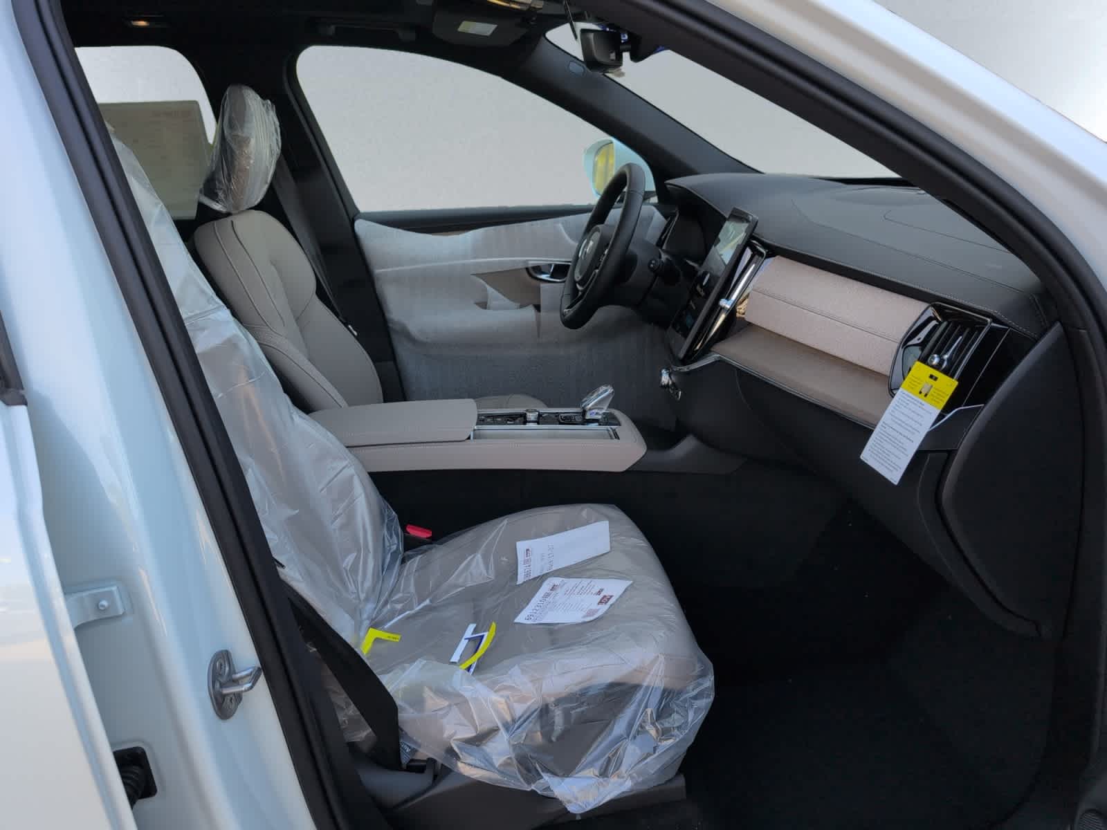 new 2025 Volvo XC90 car, priced at $60,545