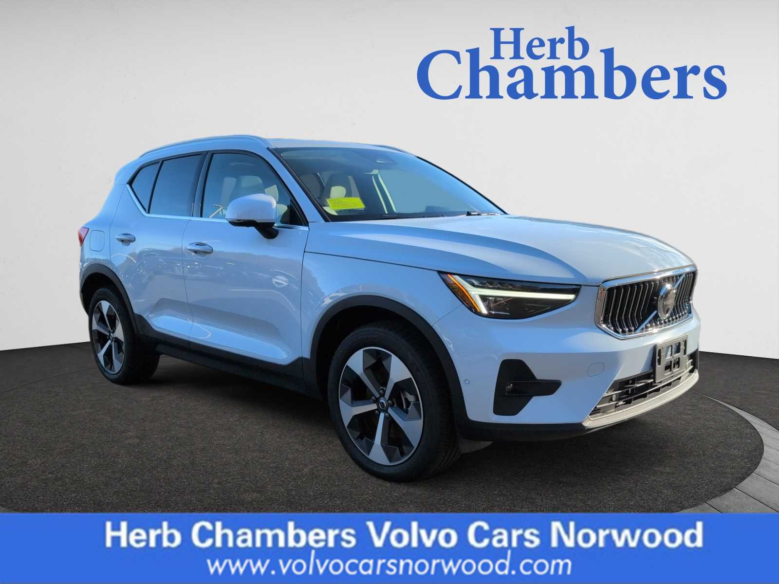 new 2025 Volvo XC40 car, priced at $48,315