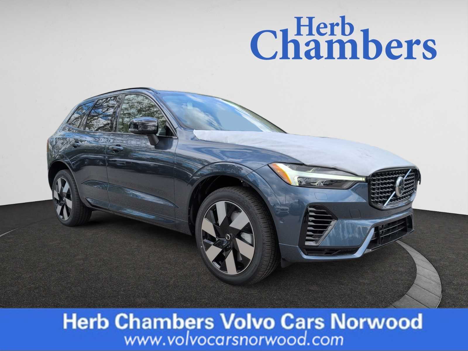 new 2025 Volvo XC60 plug-in hybrid car, priced at $66,260