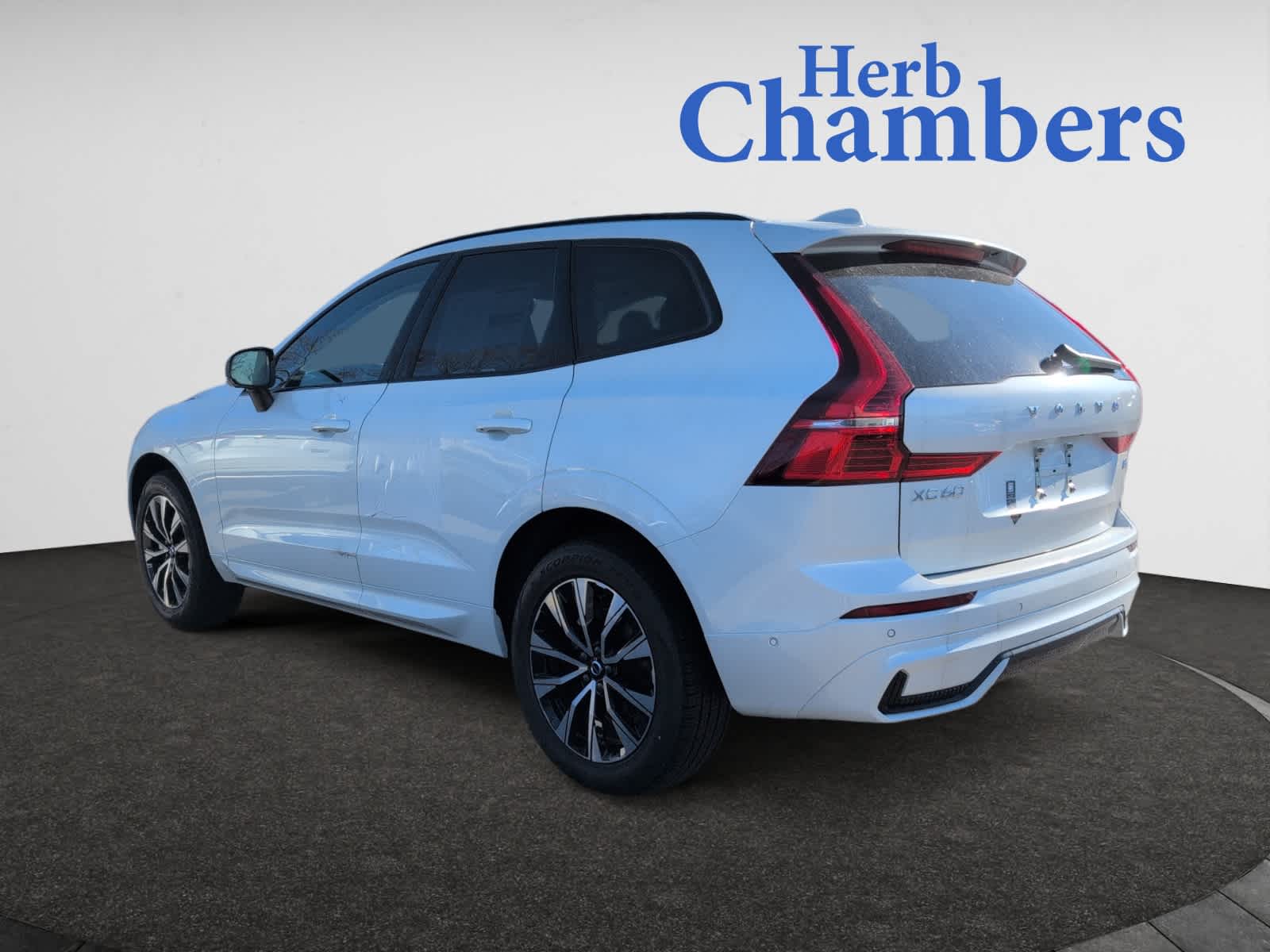 new 2025 Volvo XC60 car, priced at $53,745