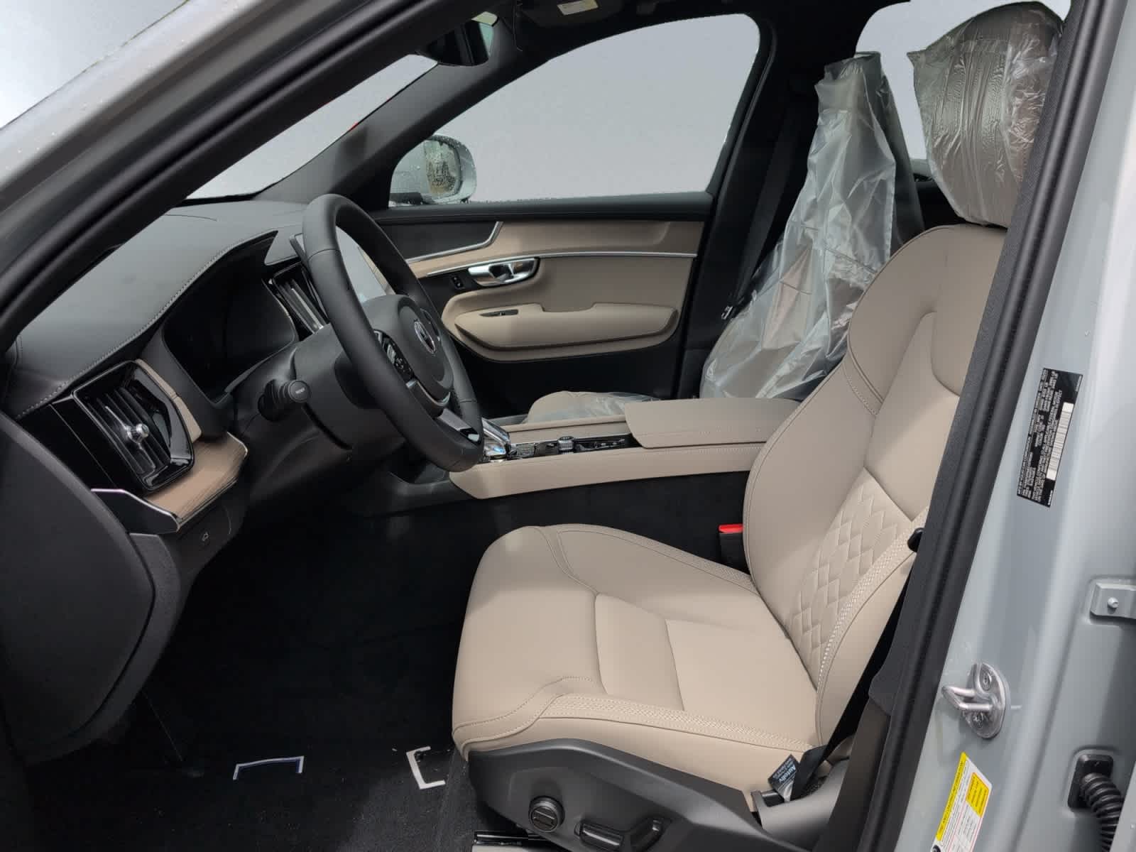 new 2025 Volvo XC90 car, priced at $60,545