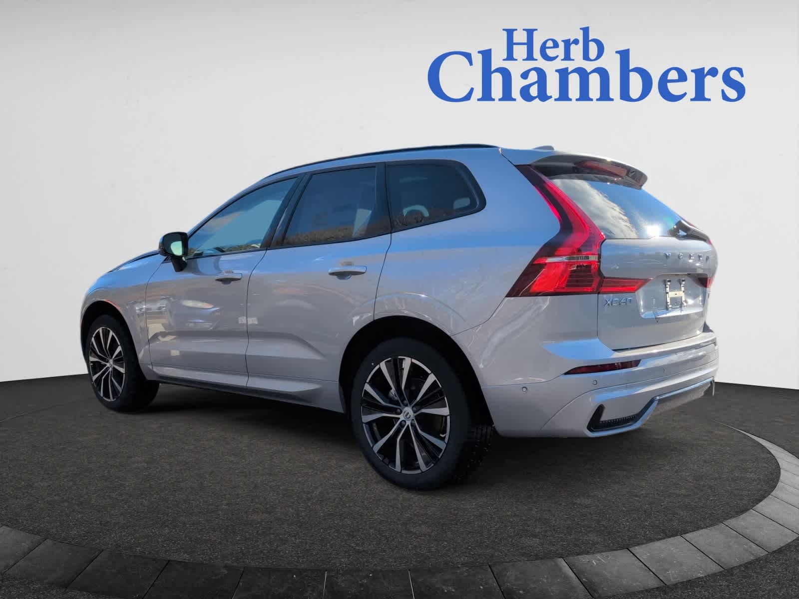 new 2025 Volvo XC60 car, priced at $57,135