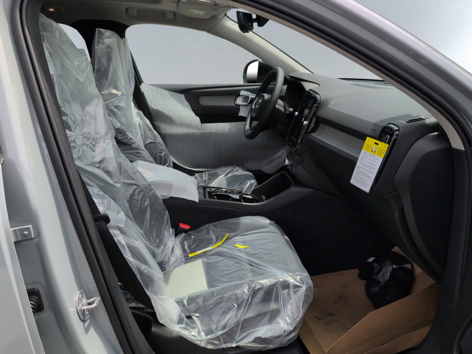 new 2025 Volvo XC40 car, priced at $49,585