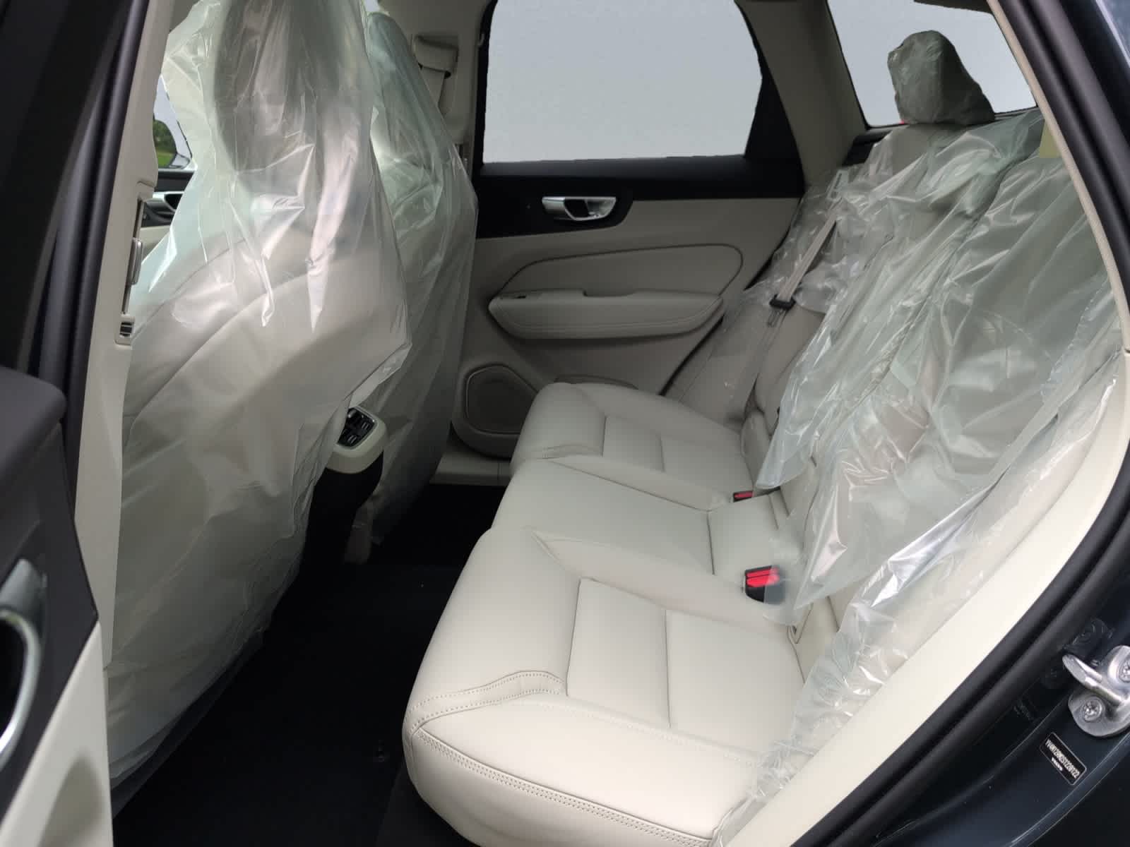 new 2025 Volvo XC60 car, priced at $61,005