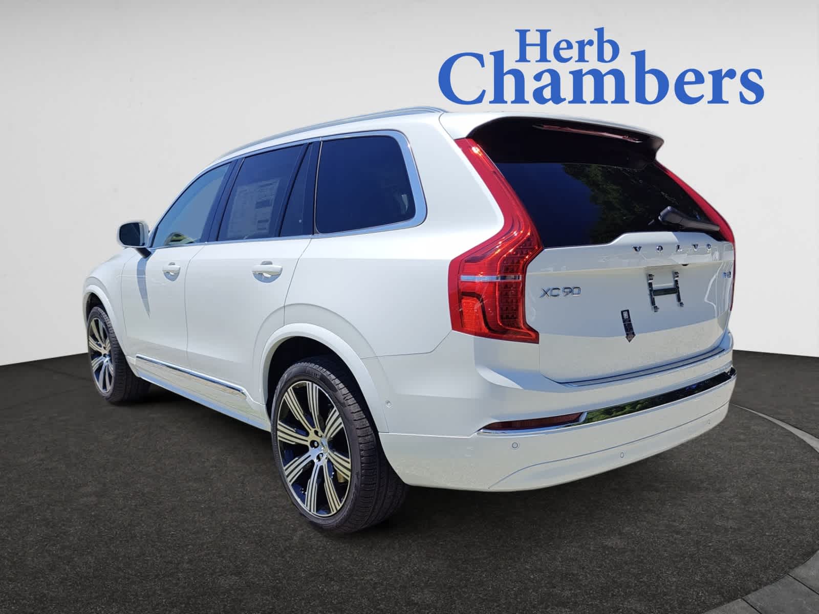 new 2025 Volvo XC90 II car, priced at $76,850