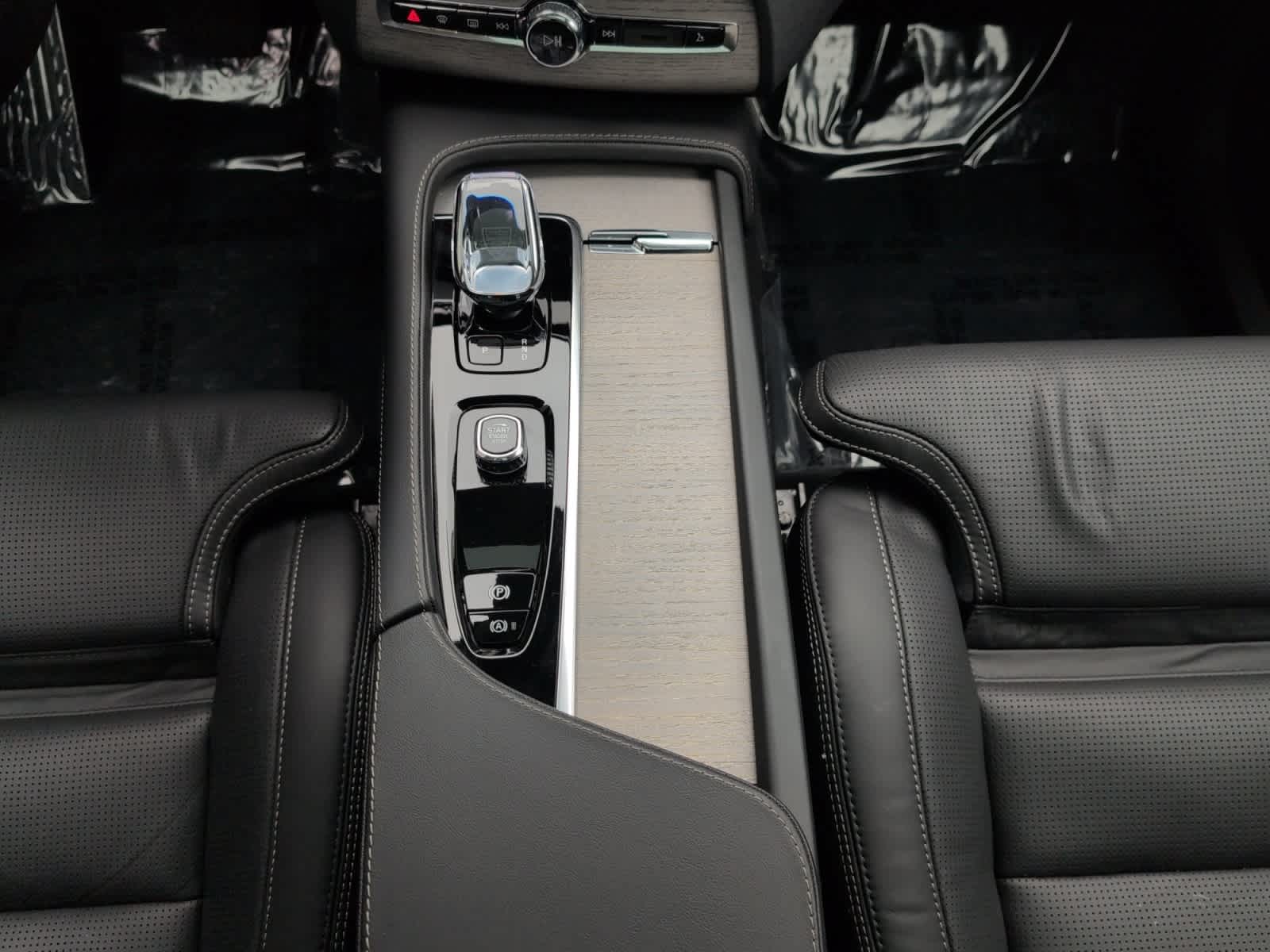 new 2024 Volvo XC90 car, priced at $71,395