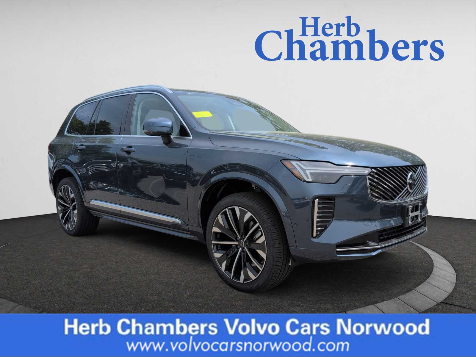 new 2025 Volvo XC90 car, priced at $73,085